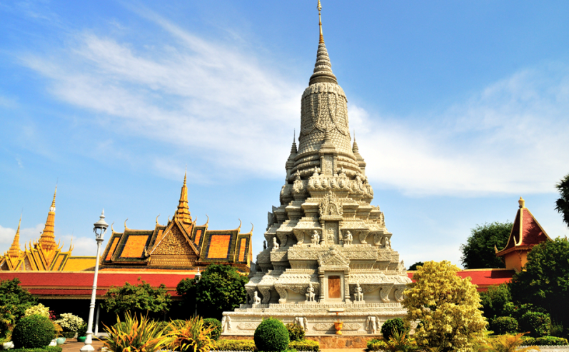 15___Kambod__a__Srebrna_Pagoda__zesp_____budowli___wi__tynnych_w_Phnom_Penh